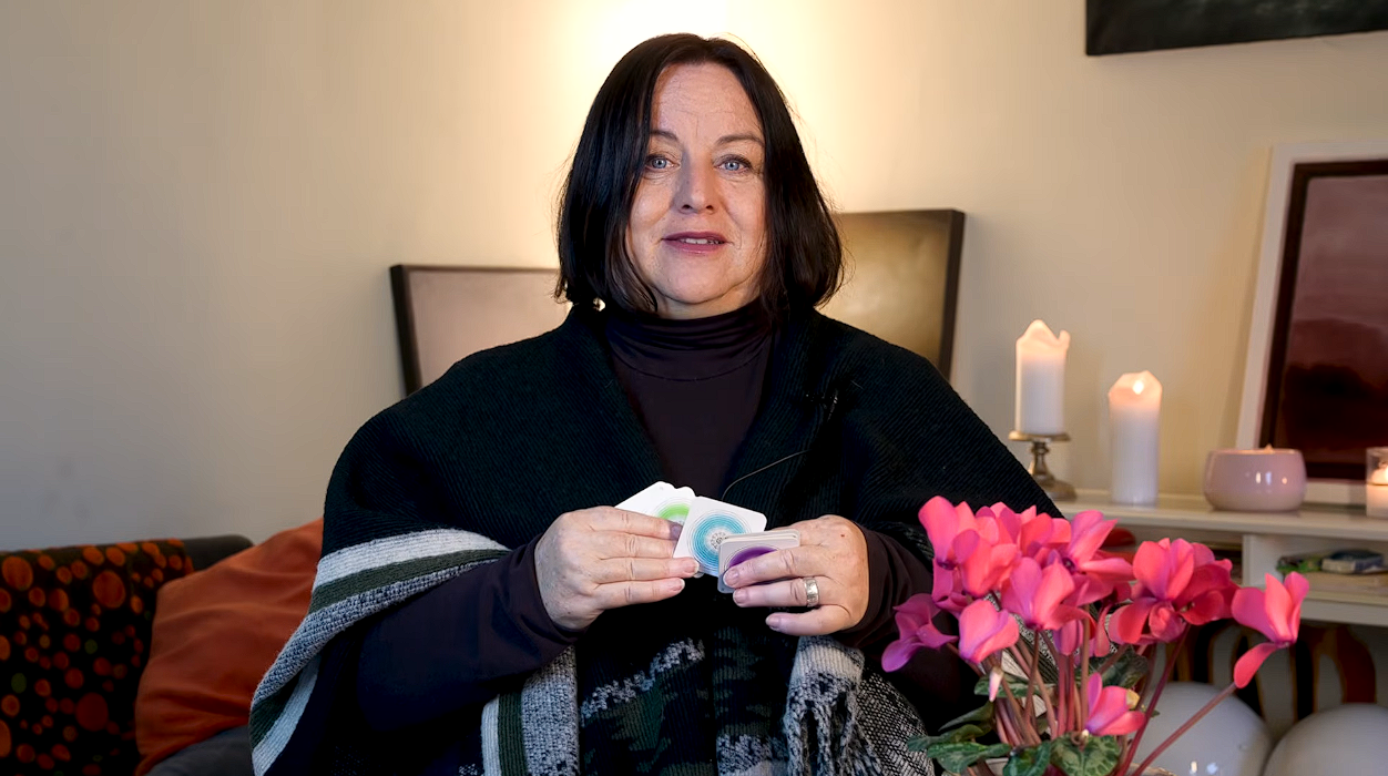 Naloži video: Energijske BARVNE SPIRALE in njihova čudežna moč