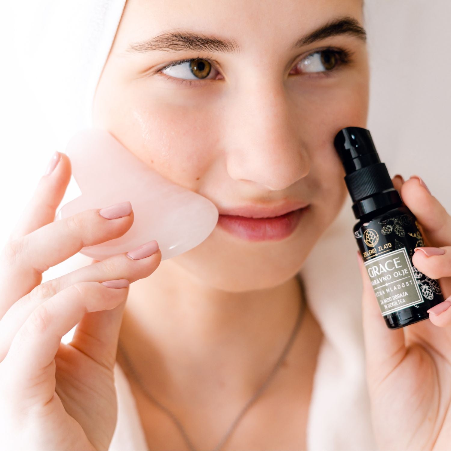 Gua Sha ploščica za masažo obraza