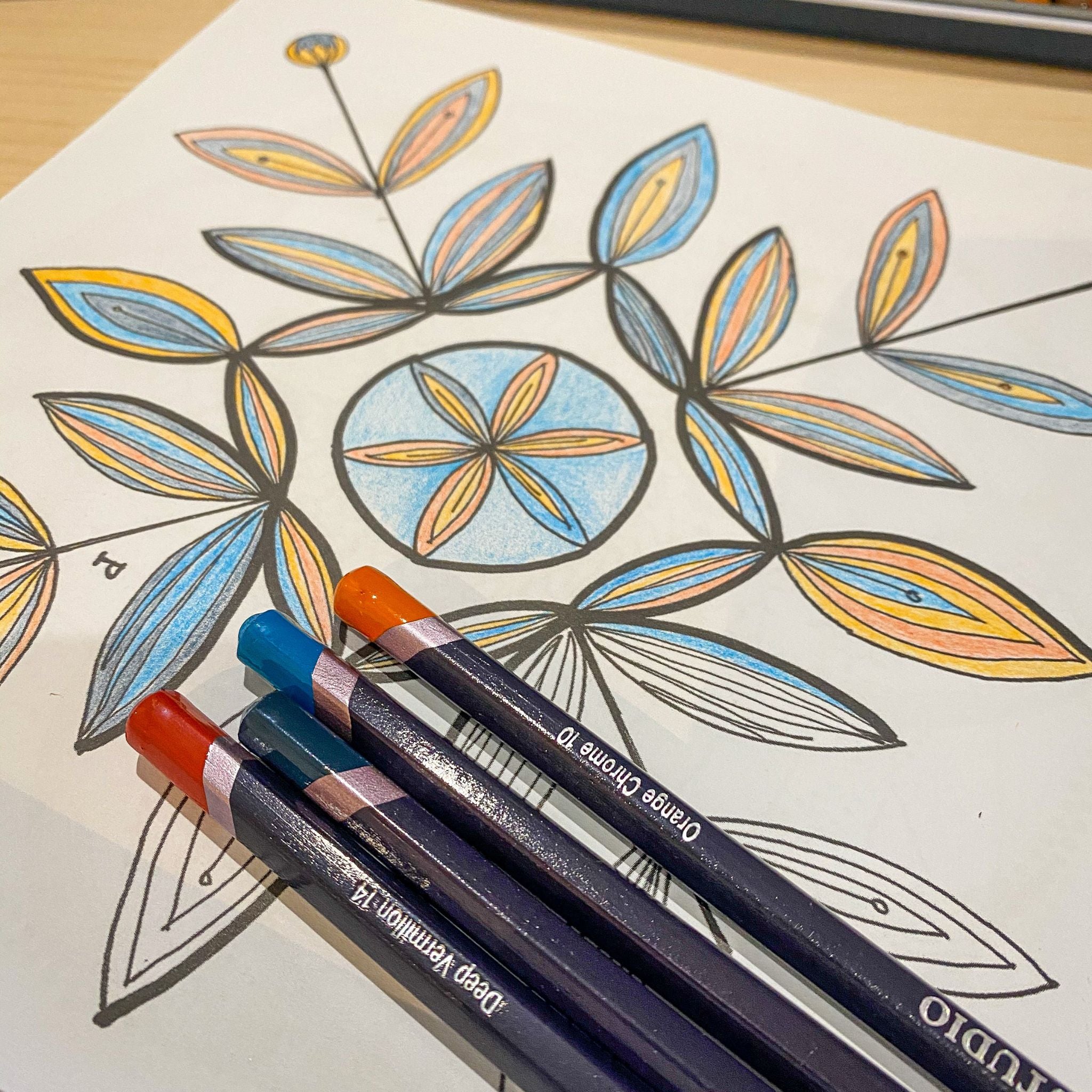 pobarvanaka_mandala_pobarvanka_7_žarkov_svetlobe