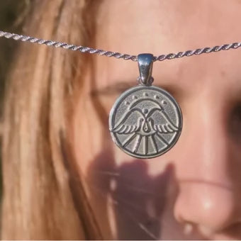 Naloži video: Energijski srebrn obesek - AKTIVNO ZNANJE